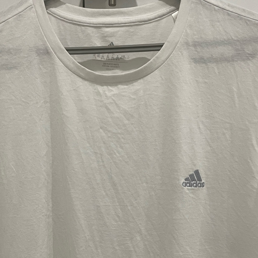 Adidas Men's White T-Shirt. Size 2XL - Picture 5 of 16